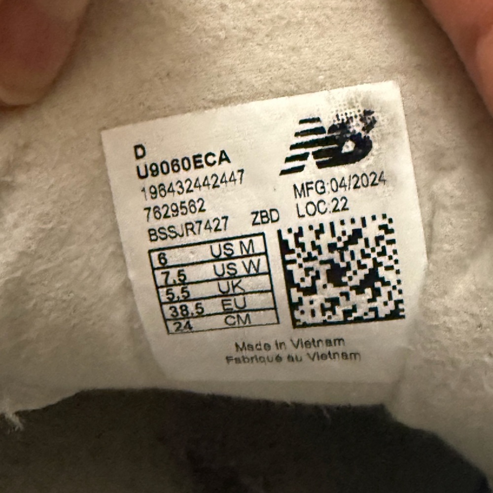 New Balance Cream and Gray Women's Sneakers - Picture 6 of 7